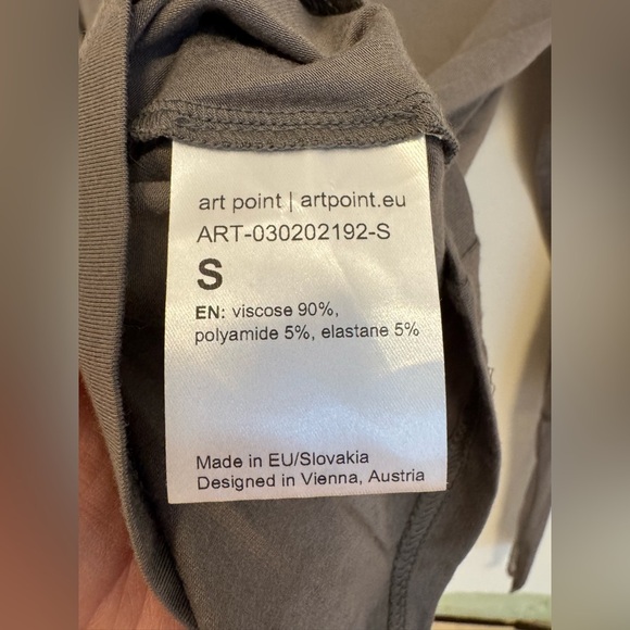 Art Point Long Sleeve with Mesh Inlays - Picture 3 of 3